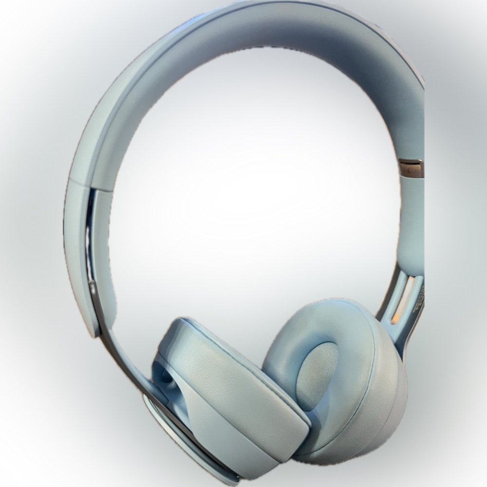 🎵🎵beats by Dre WIRELESS HEADPHONES 🎵🎵